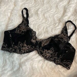 ** SALE ** Paramour Underwire Black & Pink Lace Bra